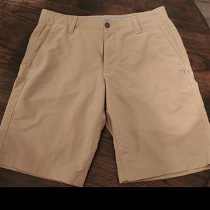 Mens Under Armour Shorts size 34